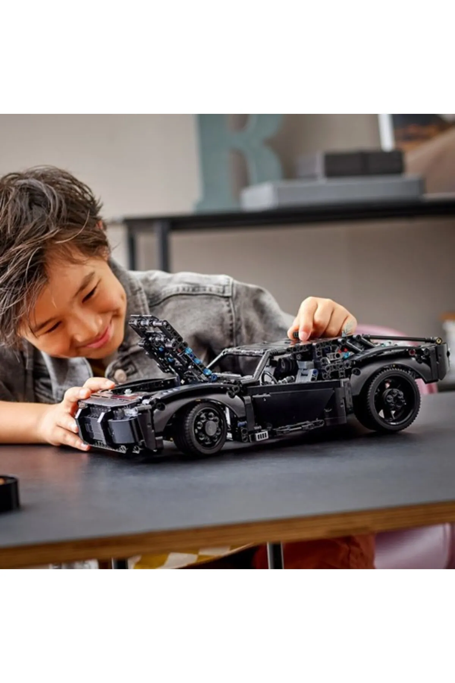 ® Technic BATMAN – BATMOBİL 42127 - Koleksiyonluk Araba Modeli Yapım Seti (1360 Parça)